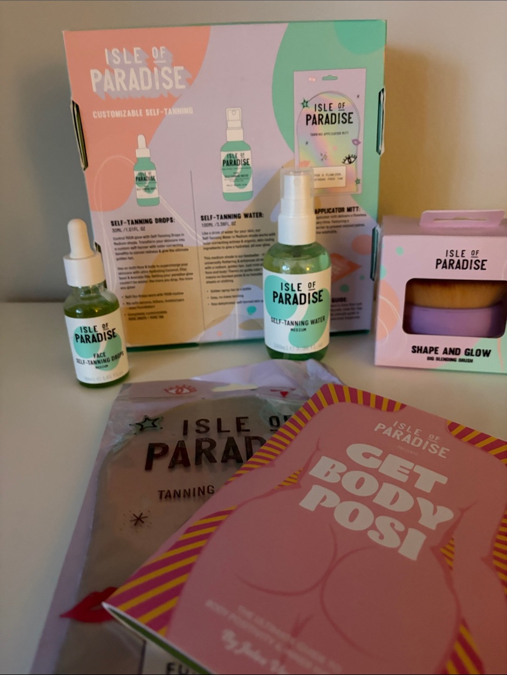 Isle of Paradise Medium Self Tanning Drops, Water, Mitt and Blending Brush (New)